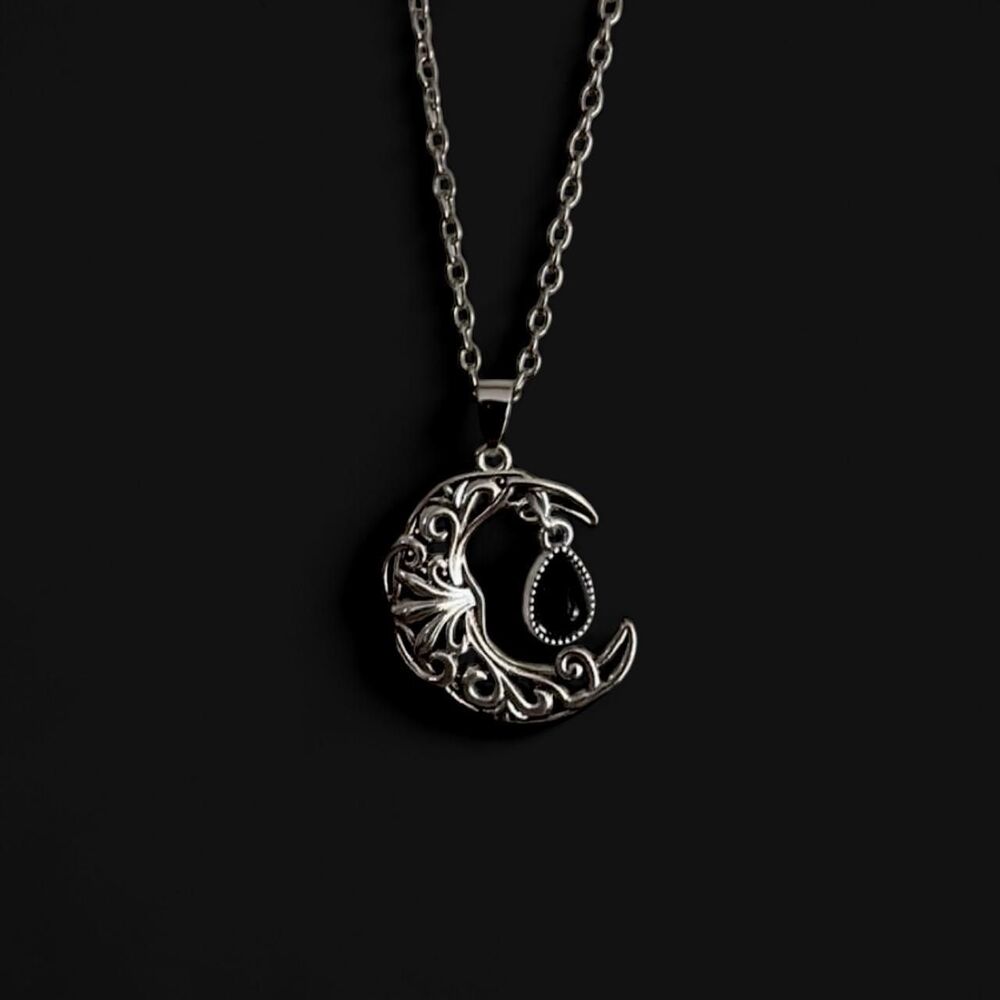 ꧁ᬊᬁ whimsigoth silver moon necklace ᬊ᭄꧂ - Picture 7 of 7